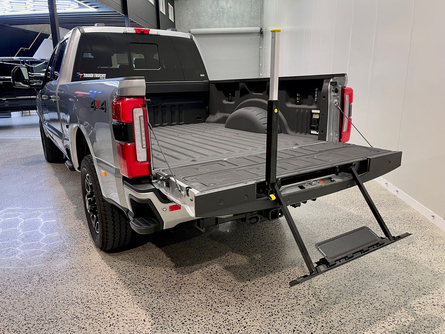 NEW 2024 FORD F250 PLATINUM - ICONIC SILVER (STOCK# 5063)