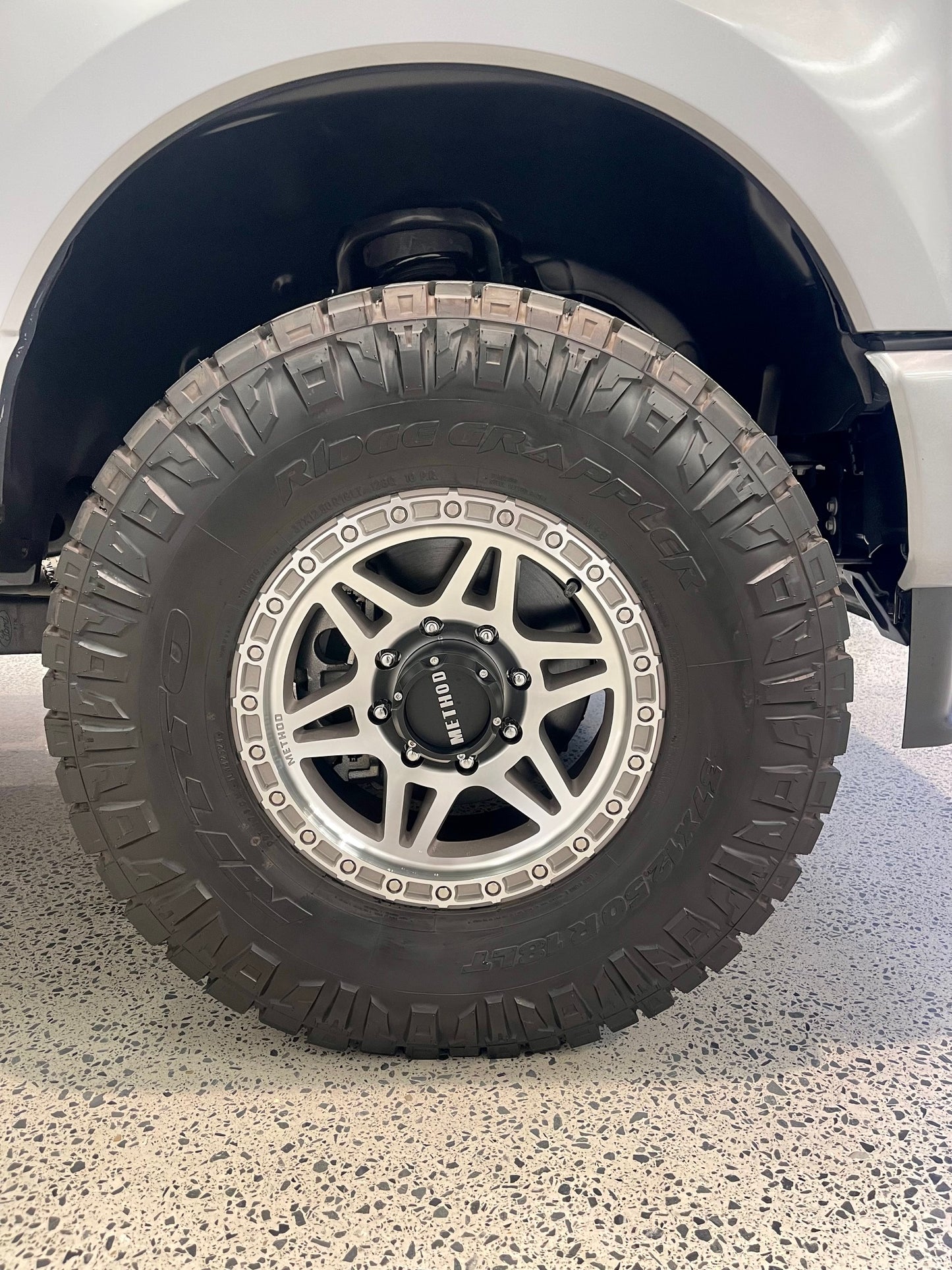 NEW 2024 FORD F250 PLATINUM - ICONIC SILVER (STOCK# 5062)