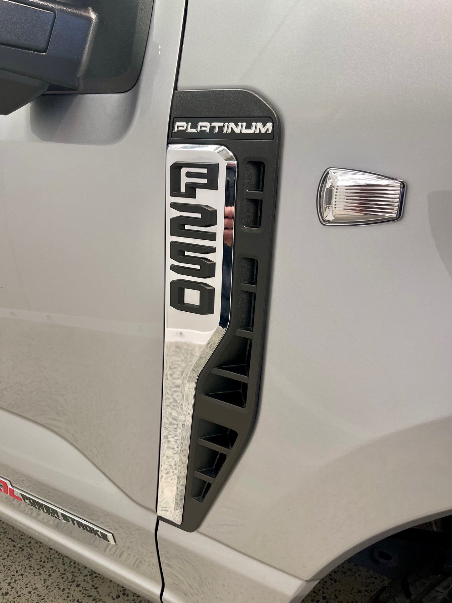 NEW 2024 FORD F250 PLATINUM - ICONIC SILVER (STOCK# 5062)