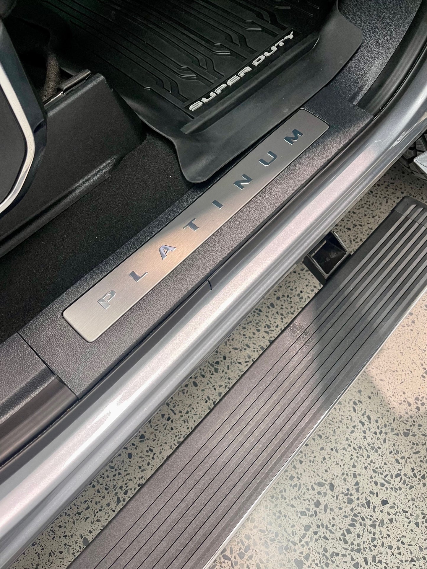 NEW 2024 FORD F250 PLATINUM - ICONIC SILVER (STOCK# 5062)