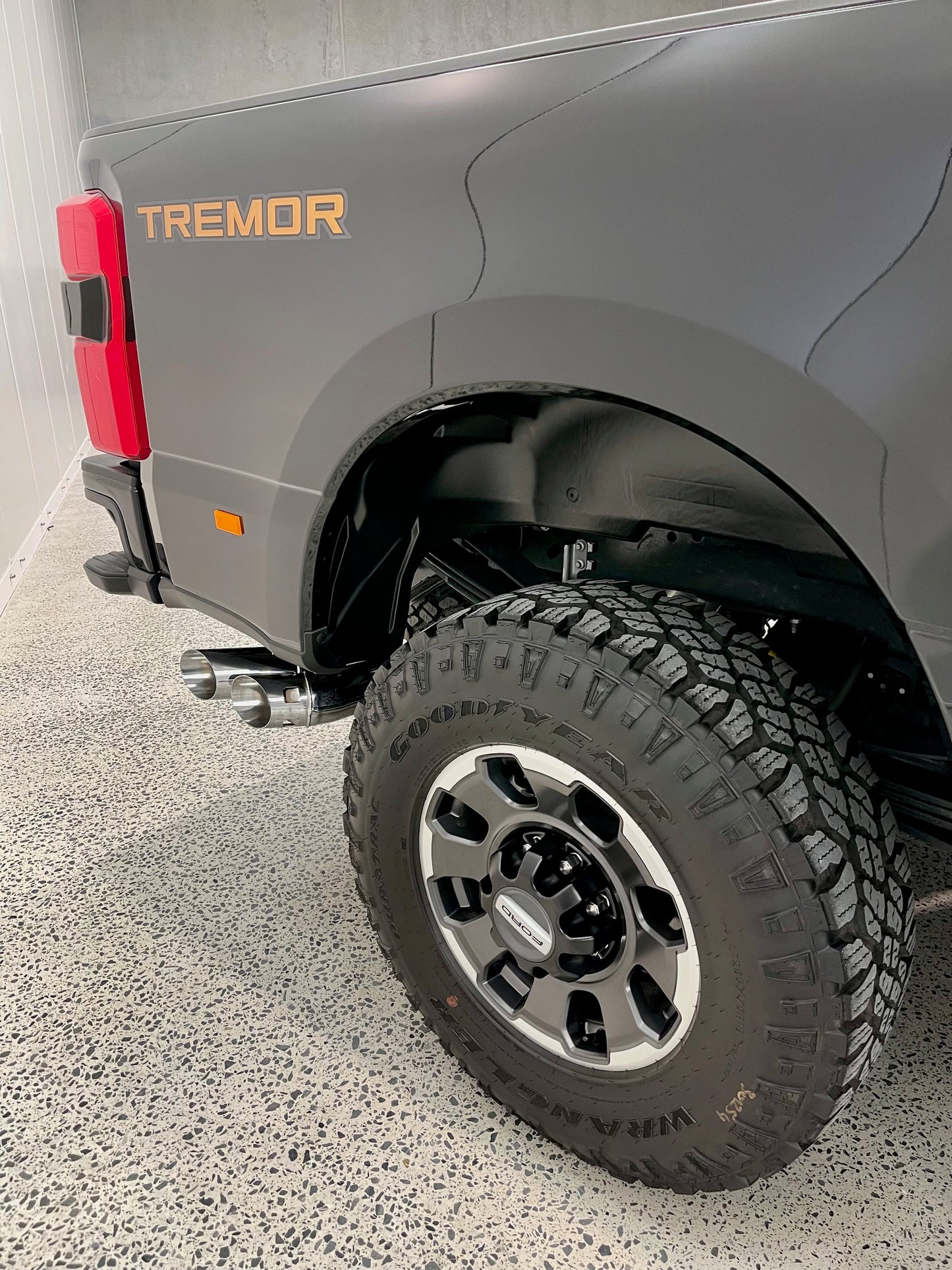 EX-DEMONSTRATOR 2024 F250 PLATINUM TREMOR, AGATE BLACK (SN# 5066)