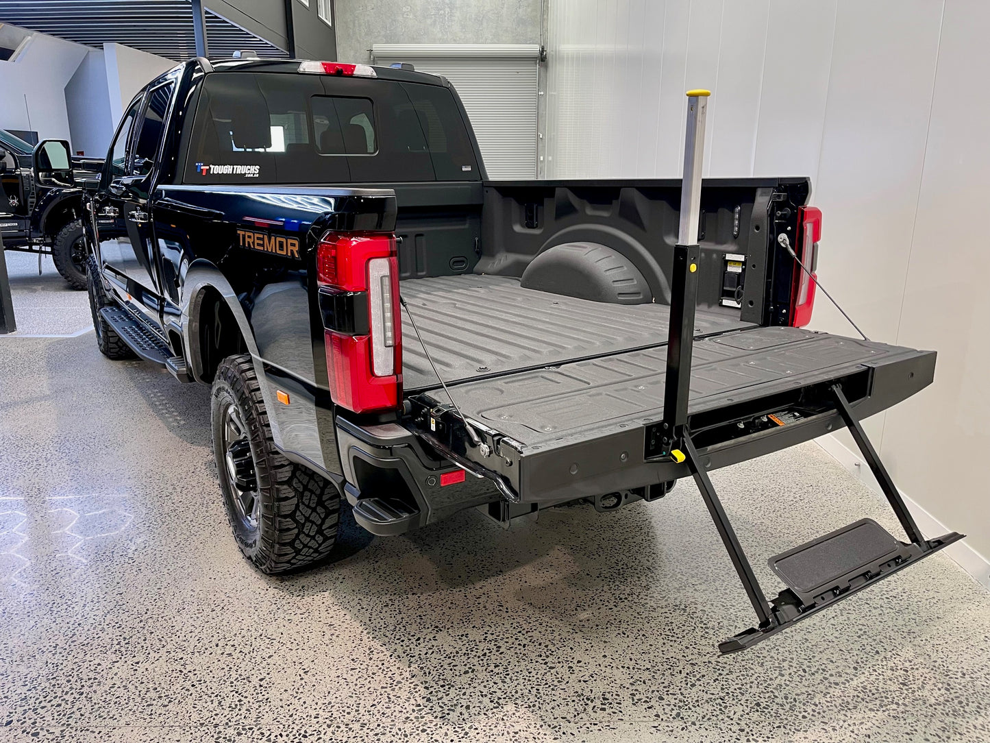 EX-DEMONSTRATOR 2024 F250 PLATINUM TREMOR, AGATE BLACK (SN# 5066)