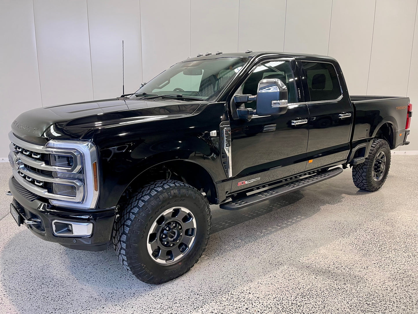 EX-DEMONSTRATOR 2024 F250 PLATINUM TREMOR, AGATE BLACK (SN# 5066)