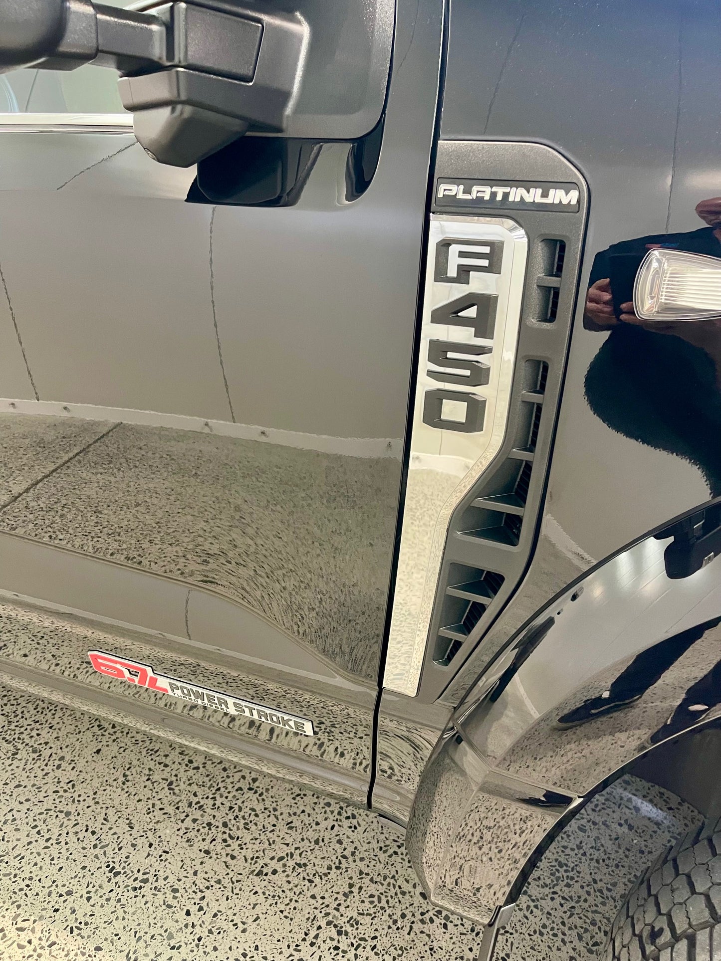 NEW 2024 F450 PLATINUM HIGH OUTPUT, FX4 - BLACK (SN# 5087)