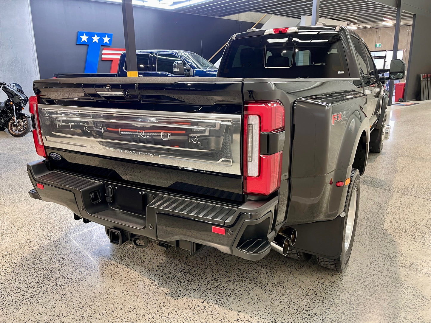 NEW 2024 F450 PLATINUM HIGH OUTPUT, FX4 - BLACK (SN# 5087)