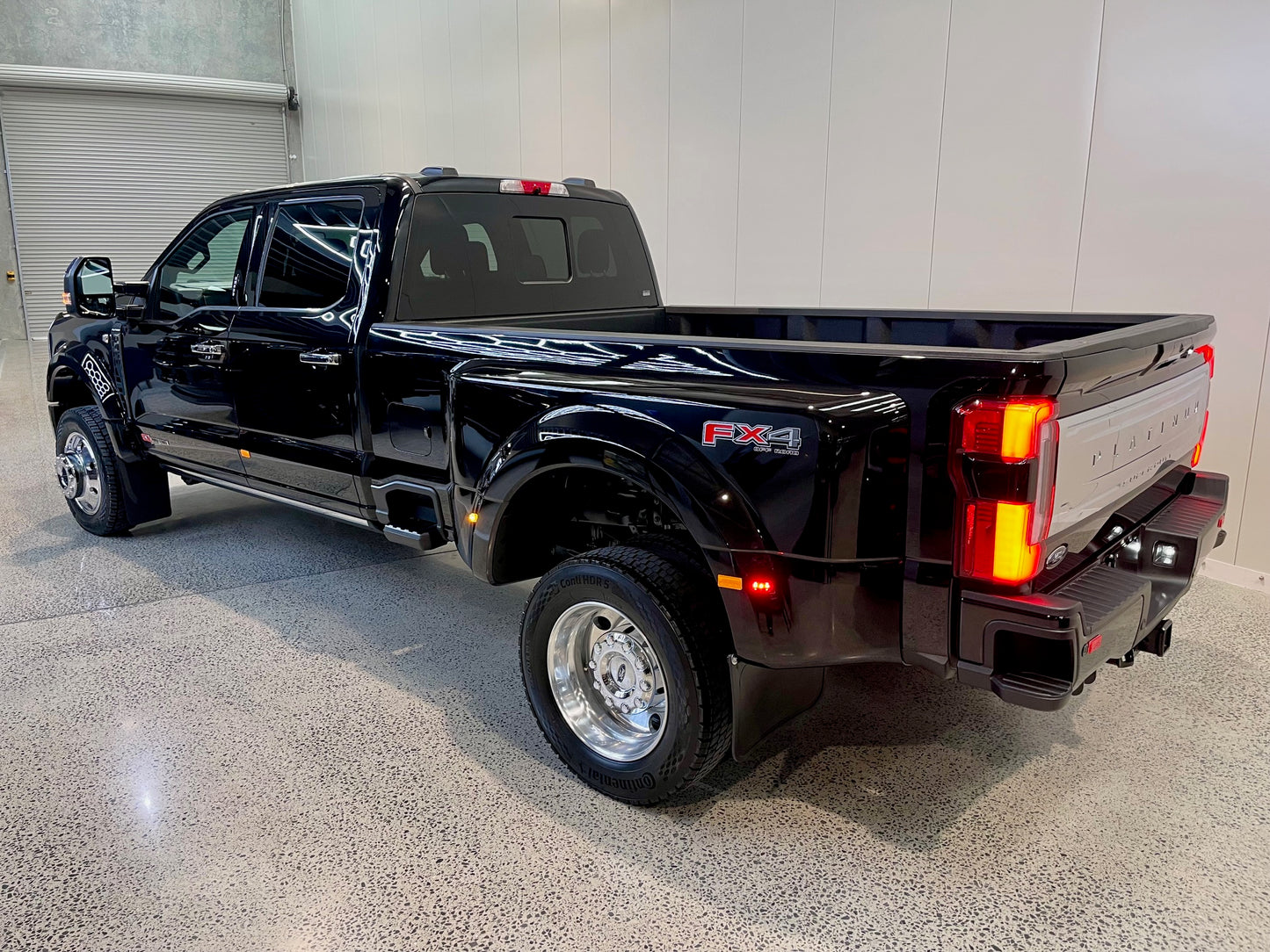 NEW 2024 F450 PLATINUM HIGH OUTPUT, FX4 - BLACK (SN# 5087)