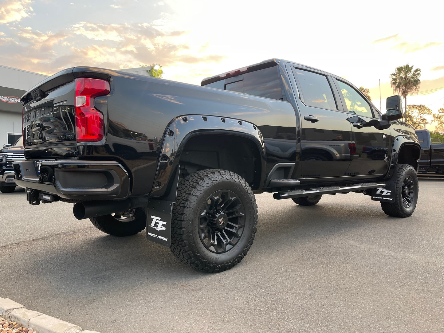 2022 Chevy 2500 HD Black Widow (STOCK# TT 5724)