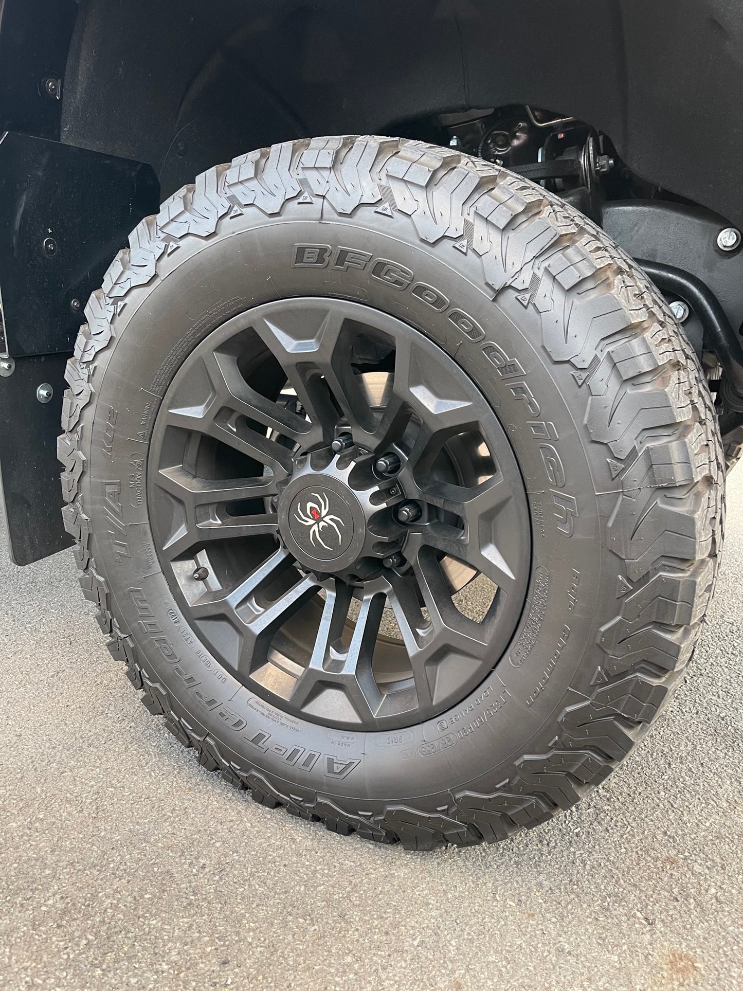 2022 Chevy 2500 HD Black Widow (STOCK# TT 5724)