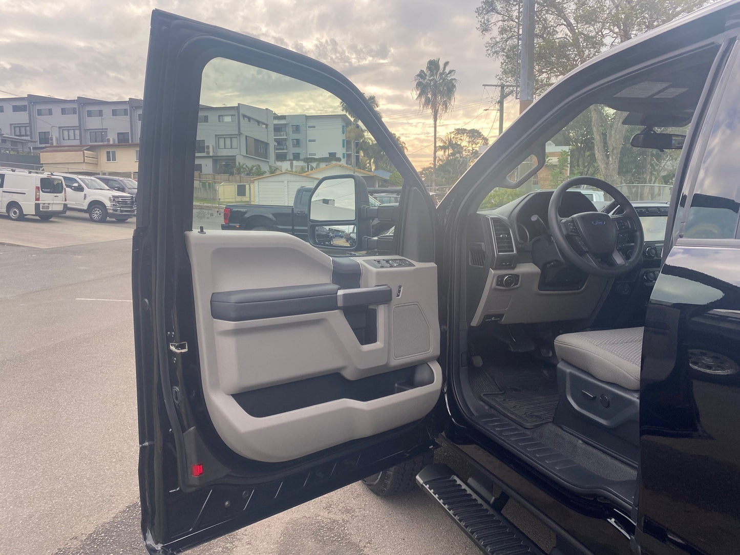2022 Ford F250 XLT in Agate Black (STOCK# TT 6907)