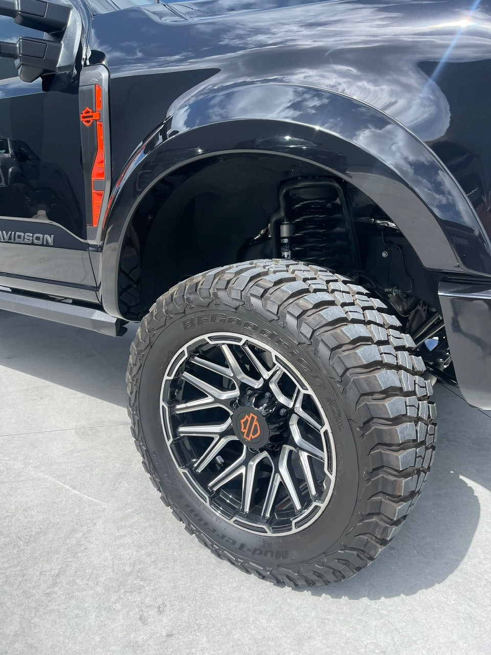 2023 FORD F250 LARIAT 'HARLEY-DAVIDSON, BLACK (SN# 5044) *H-D Serial numbered.