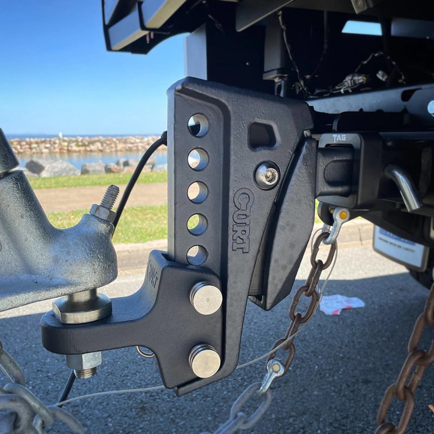 CURT Rebellion XD ShockDrop Ball Mount (70mm Tow Ball Compatible Kit) 4500 KG