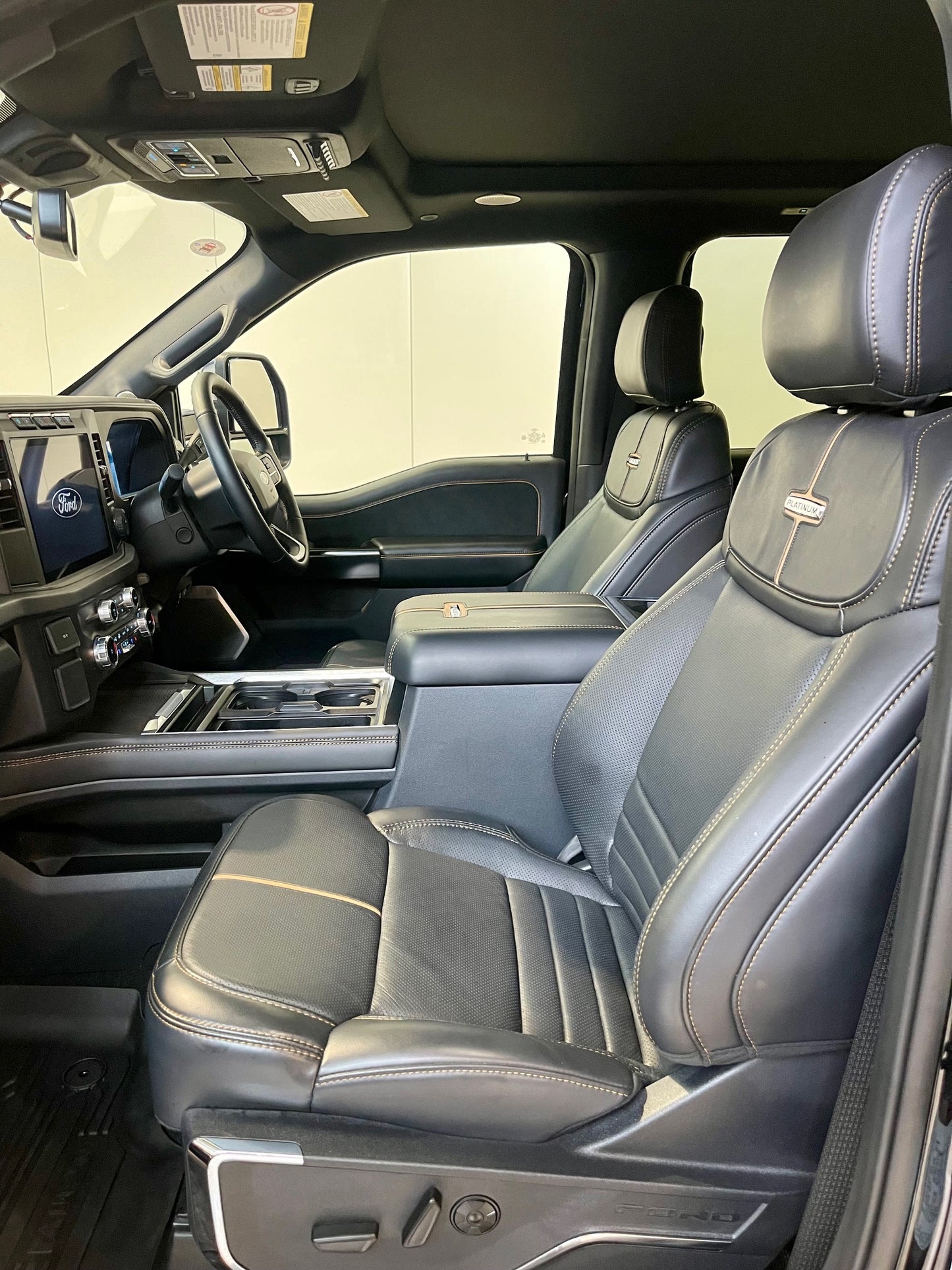 NEW 2024 F450 PLATINUM HIGH OUTPUT, FX4 - BLACK (SN# 5087)