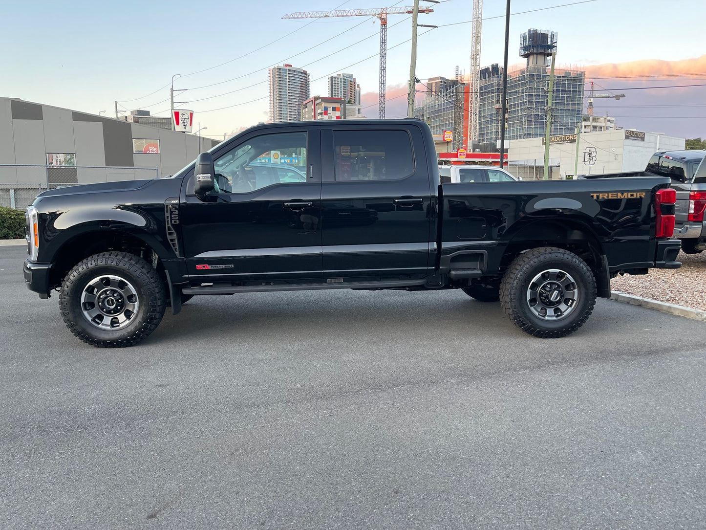 2023 Ford F350 XLT Tremor in Agate Black (STOCK # TT 5062)