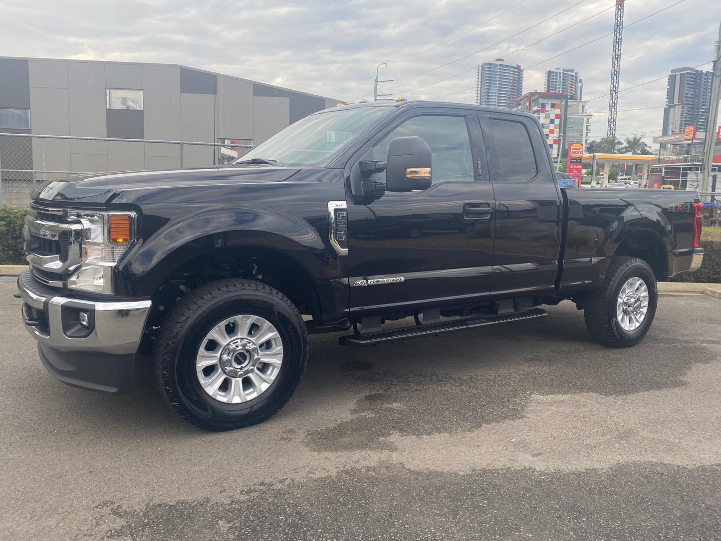 2022 Ford F250 XLT in Agate Black (STOCK# TT 9693)