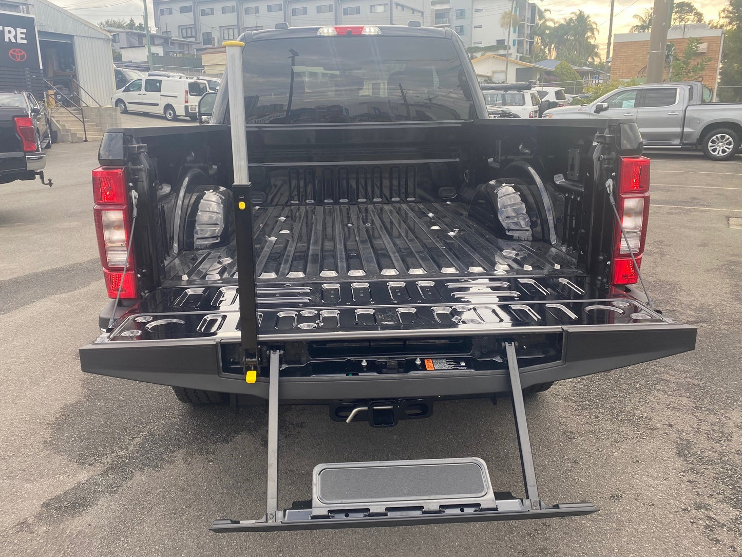 2022 Ford F250 XLT in Agate Black (STOCK# TT 9693)