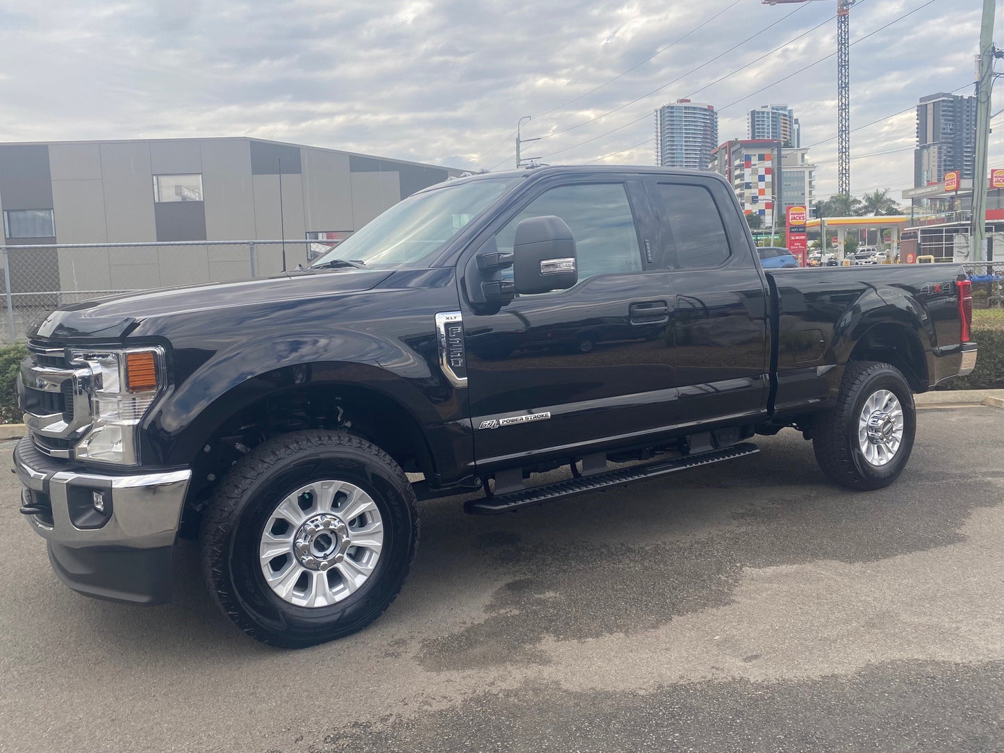 2022 Ford F250 XLT in Agate Black (STOCK# TT 9693)