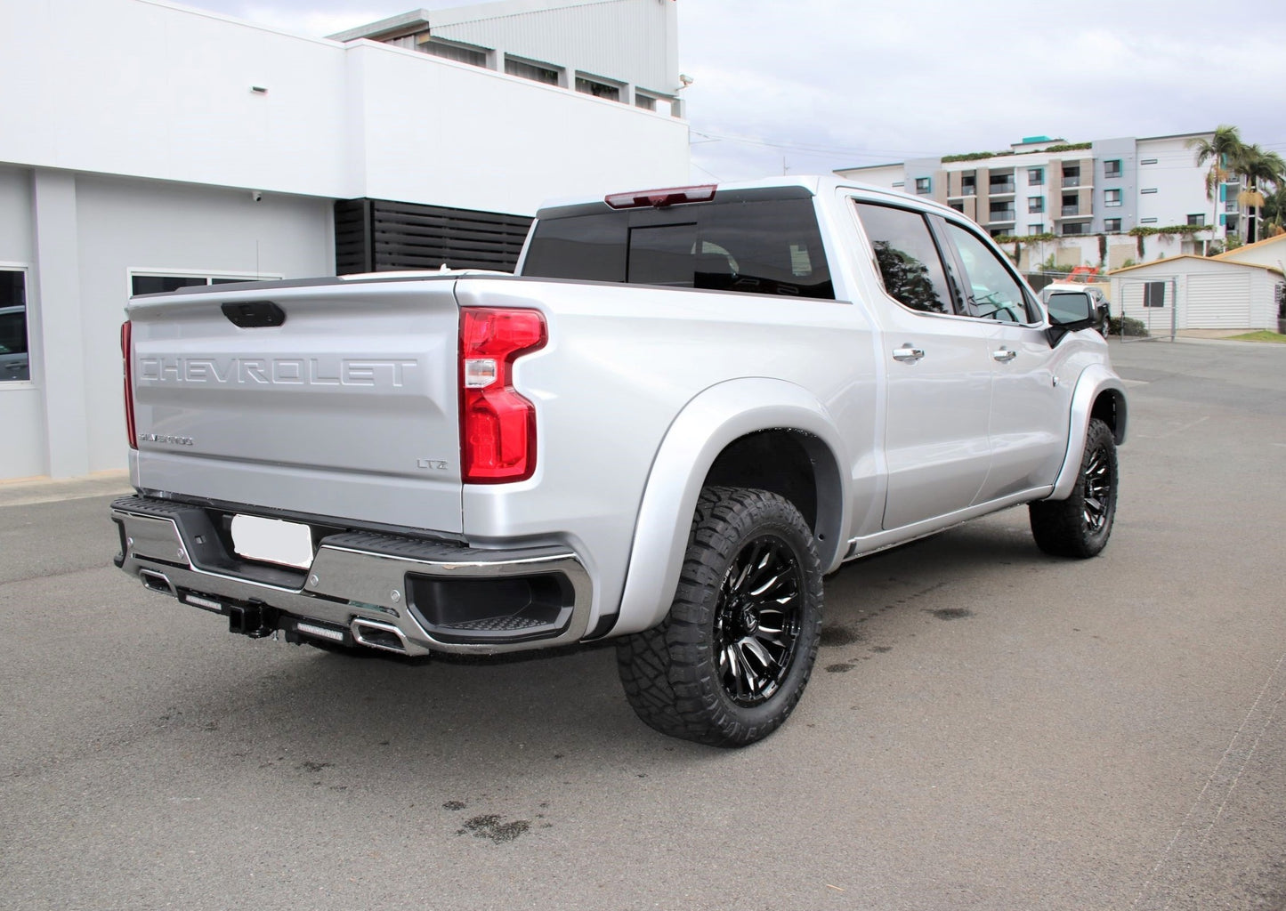 Upgrade Package: Chevy Silverado 1500 19-21 Outlaw Package