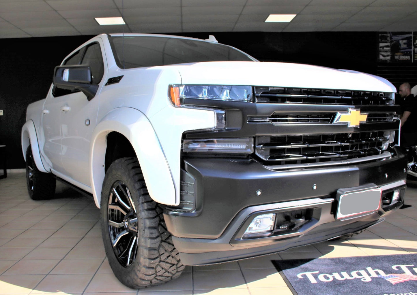 Upgrade Package: Chevy Silverado 1500 19-21 Blackout Package