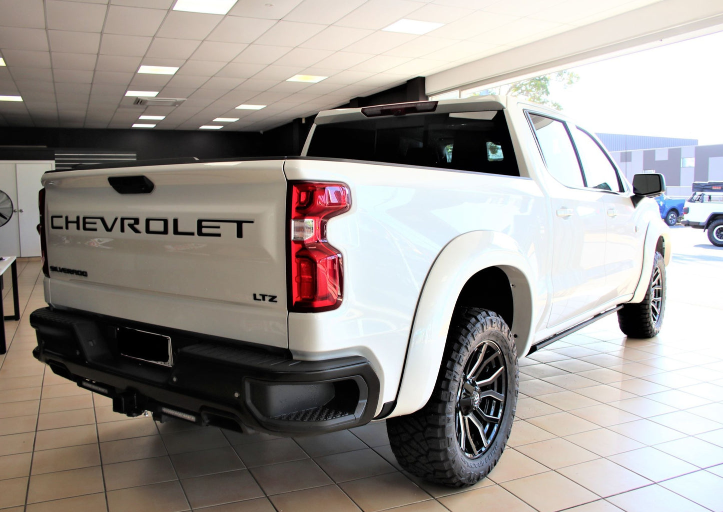 Upgrade Package: Chevy Silverado 1500 19-21 Blackout Package